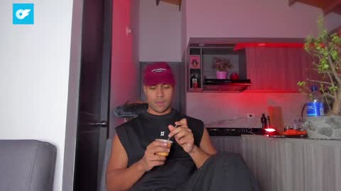 Snapshot of sag_1998 chatting on January 10, 2:57 am Sag online show from January 10, 2:57 am