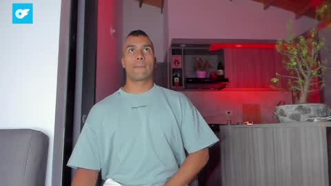 Snapshot of sag_1998 chatting on January 18, 12:35 am Sag online show from January 18, 12:35 am