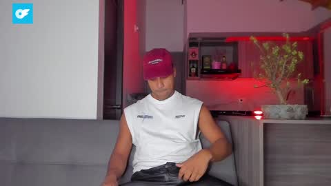 Snapshot of sag_1998 chatting on February 7, 1:04 am Sag online show from February 7, 1:04 am