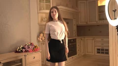little angel Lisa online show from October 5, 3:21 pm