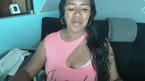 Snapshot of saggil_0385 chatting on April 29, 6:28 am saggil_0385 online show from April 29, 6:28 am