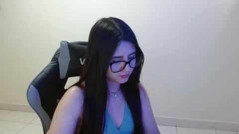 Sahaliefox  online show from November 13, 9:14 pm