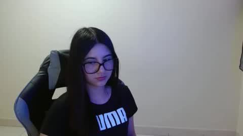 Sahaliefox  online show from November 26, 10:22 pm