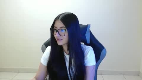 Sahaliefox  online show from January 6, 6:55 pm