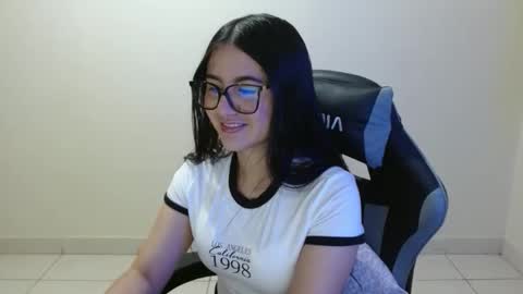 Sahaliefox  online show from February 15, 3:31 pm