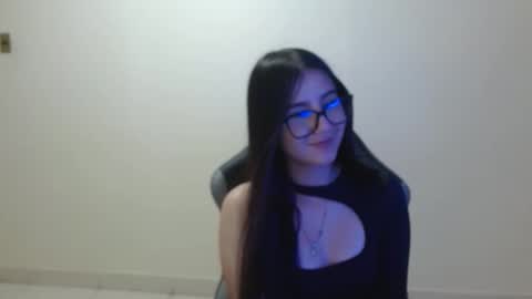 Sahaliefox  online show from March 23, 9:30 pm