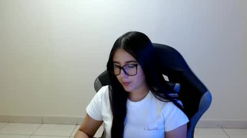 Sahaliefox  online show from May 26, 6:04 pm