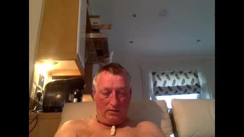 Snapshot of sail_naked chatting on April 18, 6:56 pm sail_naked online show from April 18, 6:56 pm