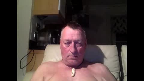 Snapshot of sail_naked chatting on May 11, 12:05 am sail_naked online show from May 11, 12:05 am