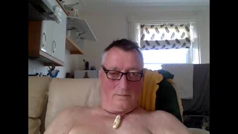 Snapshot of sail_naked chatting on May 14, 6:15 pm sail_naked online show from May 14, 6:15 pm