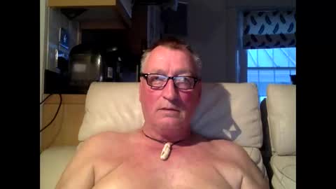 Snapshot of sail_naked chatting on May 27, 8:17 pm sail_naked online show from May 27, 8:17 pm