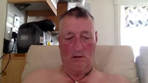 Snapshot of sail_naked chatting on August 8, 12:29 pm sail_naked online show from August 8, 12:29 pm