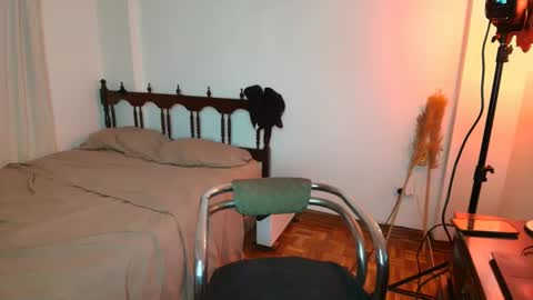 Sindy Scott online show from February 5, 7:51 pm