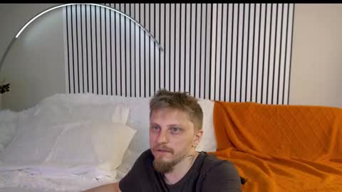 saint__vicious online show from October 10, 8:08 pm