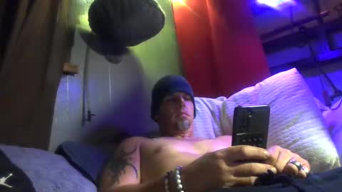 Snapshot of saintchriss chatting on October 22, 6:13 am saintchriss online show from October 22, 6:13 am