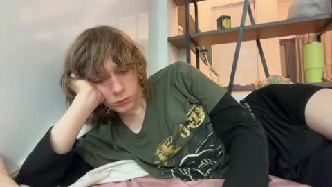 saintfawn online show from April 17, 3:04 pm