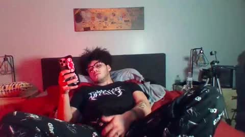 Snapshot of saintscurse chatting on March 9, 5:44 am Saintscurse online show from March 9, 5:44 am