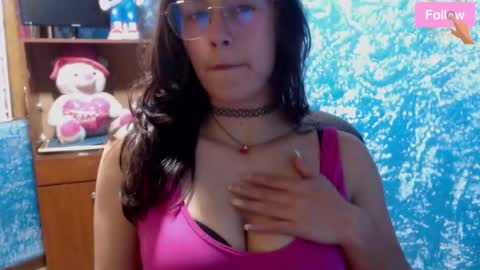 Snapshot of sakura_alek chatting on February 8, 6:11 pm sakura_alek online show from February 8, 6:11 pm