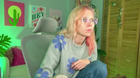 Snapshot of sakurabliss chatting on November 4, 5:01 pm sakurabliss online show from November 4, 5:01 pm