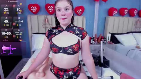 salem_rose01 online show from February 15, 9:00 pm