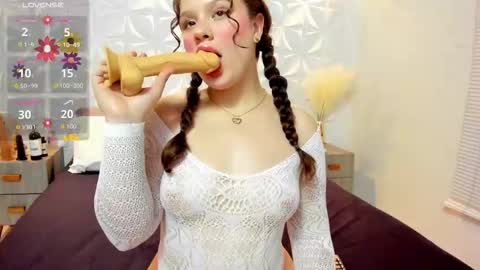 salem_rose01 online show from February 27, 8:53 pm