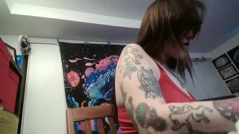 salemsslut online show from February 20, 2:24 pm