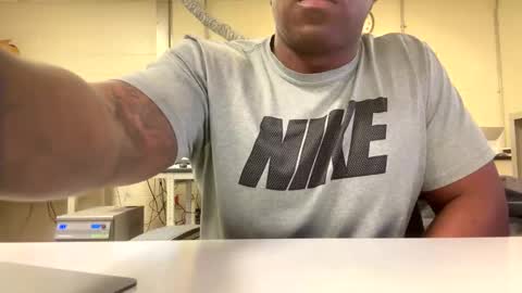 Snapshot of salgozzi chatting on January 10, 12:40 pm Cum Hanks online show from January 10, 12:40 pm