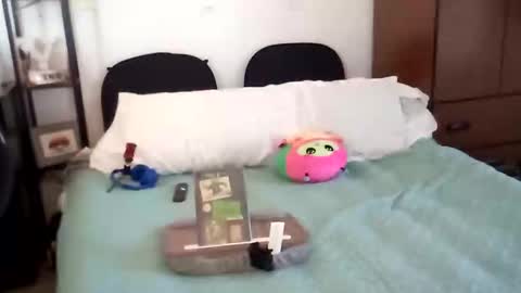 salis1981 online show from October 18, 6:19 pm