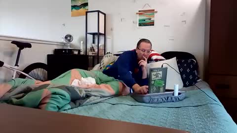 salis1981 online show from December 1, 7:08 pm