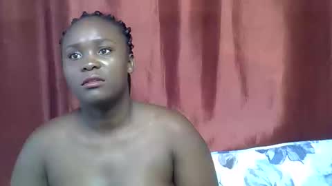 sally_bee1 online show from May 23, 10:08 am