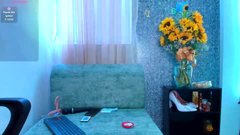 Snapshot of sally_ricci chatting on October 10, 11:53 am sally_ricci online show from October 10, 11:53 am