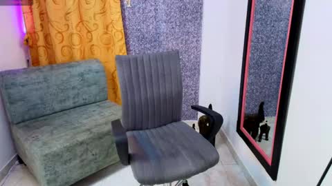 sally_ricci online show from June 5, 7:30 pm
