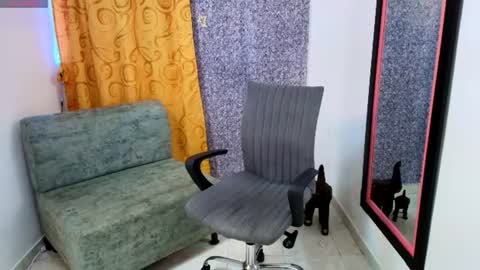 sally_ricci online show from June 16, 4:09 pm