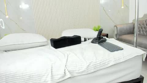 Snapshot of sally_rosses chatting on December 13, 7:53 pm sally rosses online show from December 13, 7:53 pm