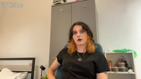 Snapshot of sally_vae chatting on July 11, 8:55 pm Sally Vae online show from July 11, 8:55 pm