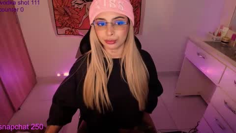 Snapshot of sallymaddoxx chatting on May 4, 11:45 pm sallymaddoxx online show from May 4, 11:45 pm
