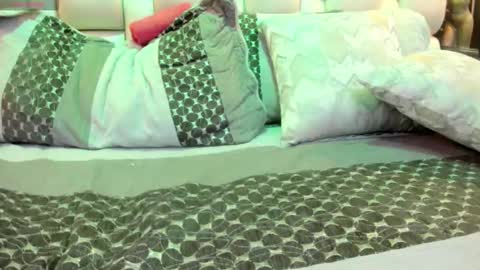 salome online show from February 24, 5:00 pm