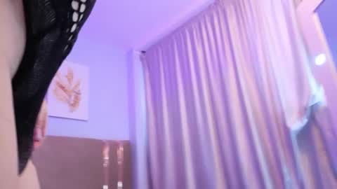 Snapshot of salomee_foxx_ chatting on December 15, 12:20 pm Salome online show from December 15, 12:20 pm
