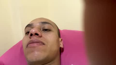 Snapshot of salomon_boy_ chatting on December 1, 8:42 pm salomon_boy_ online show from December 1, 8:42 pm