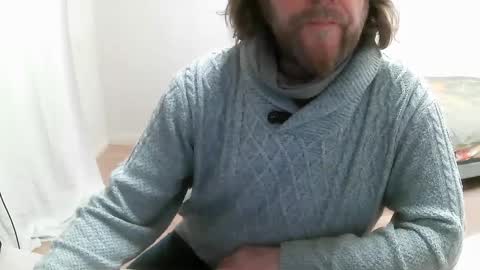 Snapshot of saltimbanquier chatting on February 18, 9:54 am Saltimbanquier Salt ou Banquier online show from February 18, 9:54 am