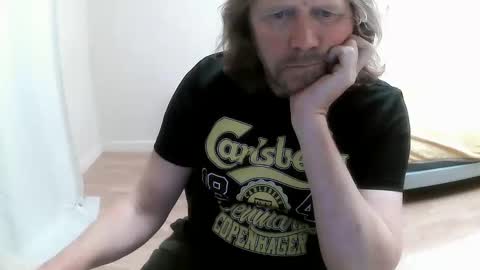 Snapshot of saltimbanquier chatting on September 9, 3:11 pm Saltimbanquier Salt ou Banquier online show from September 9, 3:11 pm