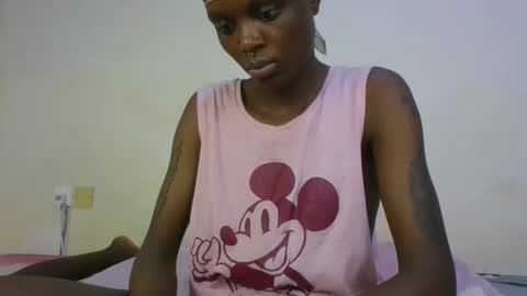 Snapshot of saltysugar20 chatting on June 5, 5:25 am Sugarbabe online show from June 5, 5:25 am