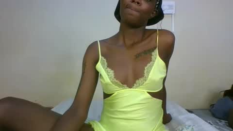 Snapshot of saltysugar20 chatting on June 11, 2:53 am Sugarbabe online show from June 11, 2:53 am