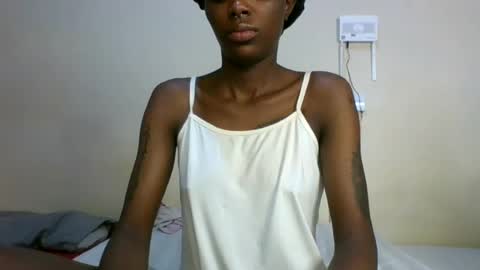Snapshot of saltysugar20 chatting on June 14, 2:24 am Sugarbabe online show from June 14, 2:24 am