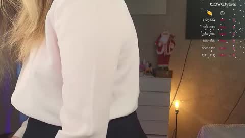 Snapshot of salut_love chatting on December 20, 10:33 am Ruby online show from December 20, 10:33 am