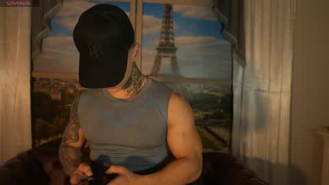 Snapshot of salvatore_damore chatting on May 12, 5:43 pm SALVATORE online show from May 12, 5:43 pm