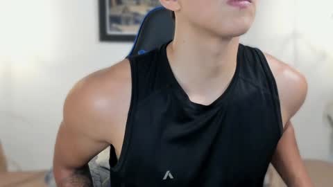 Snapshot of salvatore_romanoo chatting on February 5, 12:53 am Salvatore online show from February 5, 12:53 am