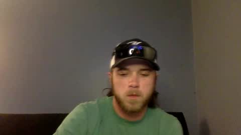 Snapshot of salvcypress chatting on December 18, 2:50 am salvcypress online show from December 18, 2:50 am