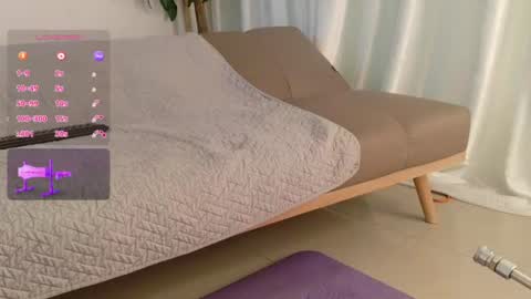 saly_moon1 online show from June 10, 11:46 pm