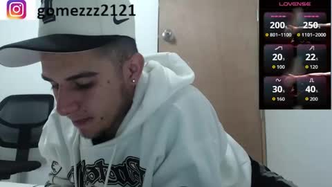 Snapshot of sam2121_ chatting on November 12, 5:41 am Sam online show from November 12, 5:41 am